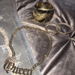 Queen B gold chain necklace